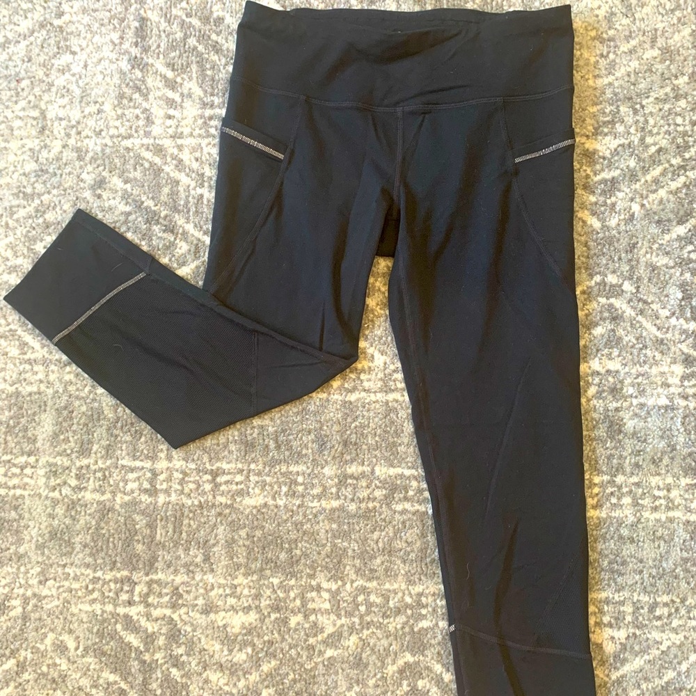 Athleta 7/8 black leggings